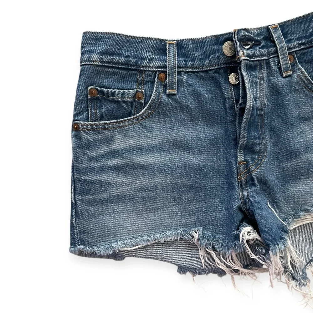 Levi’s 501 button fly distressed raw hem denim jean shorts medium wash size 25